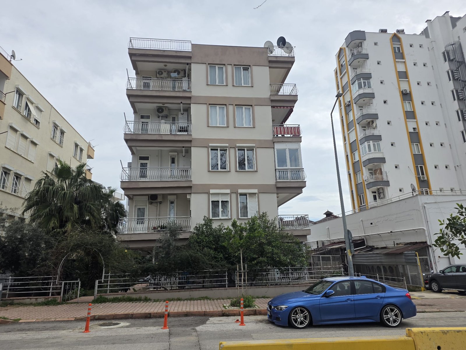 İÇİ YAPILI SANSÖRLÜ ARAKAT TEMİZ KİRALIK DAİRE 2